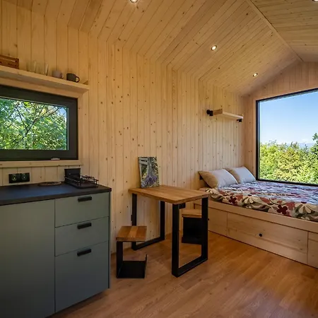 Alpine Glamp - Scenic Tiny House Near Bled Chalet Begunje na Gorenjskem
