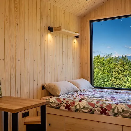 Chalet Alpine Glamp - Scenic Tiny House Near Bled *