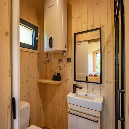 Alpine Glamp - Scenic Tiny House Near Bled Chalet Begunje na Gorenjskem